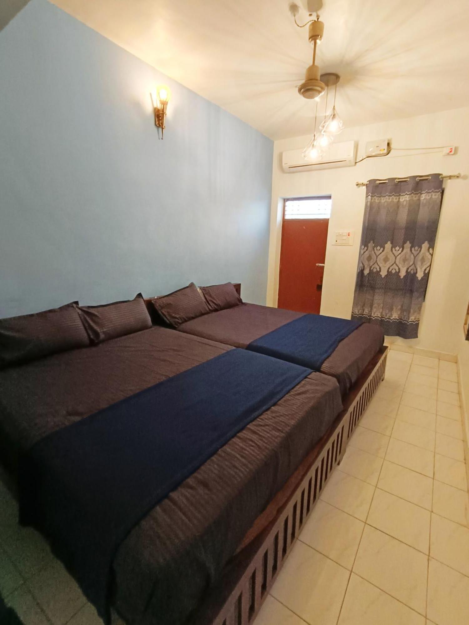 Omkara - The Fives Guest House Tiruvannāmalai Quarto foto